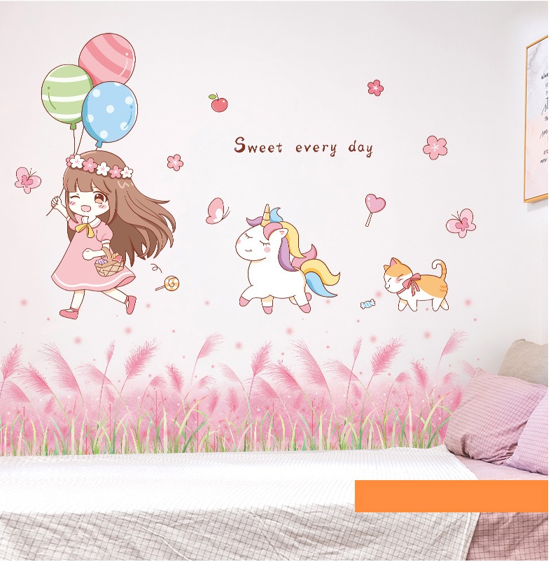 Combo chân tường hồng Bé cầm bóng ngựa Pony 